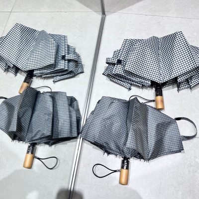190T Pongee Fabric Plaid Pattern Business Gift Custom Logo 10rib Wooden Handle Umbrella